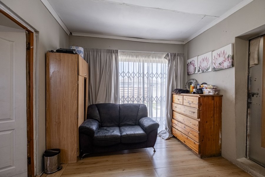 3 Bedroom Property for Sale in Overbaakens Eastern Cape